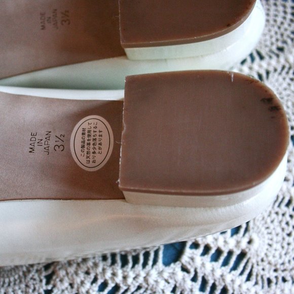 Anna Sui Creamy White Leather Pointy Toed Flats With Studded Bow Size 7 - Picture 8 of 10